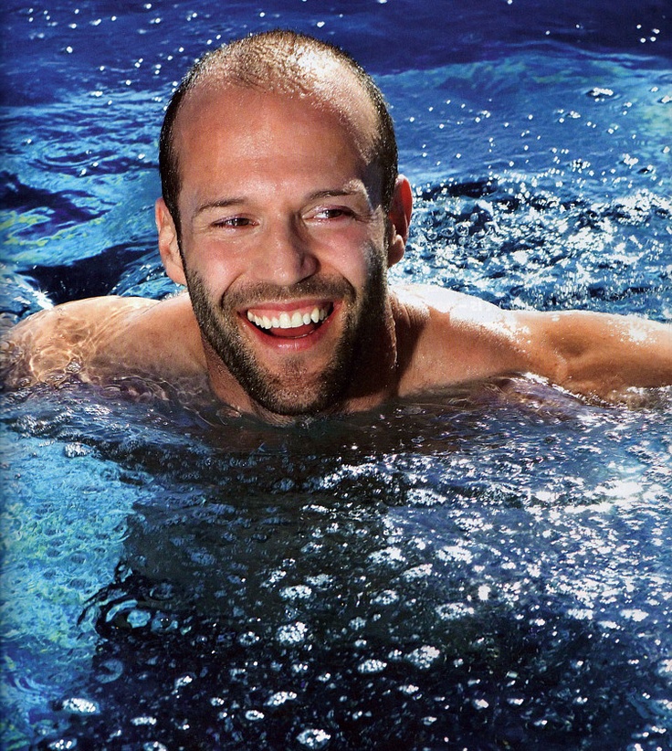 26-Best-photo-Jason-statham-swimming