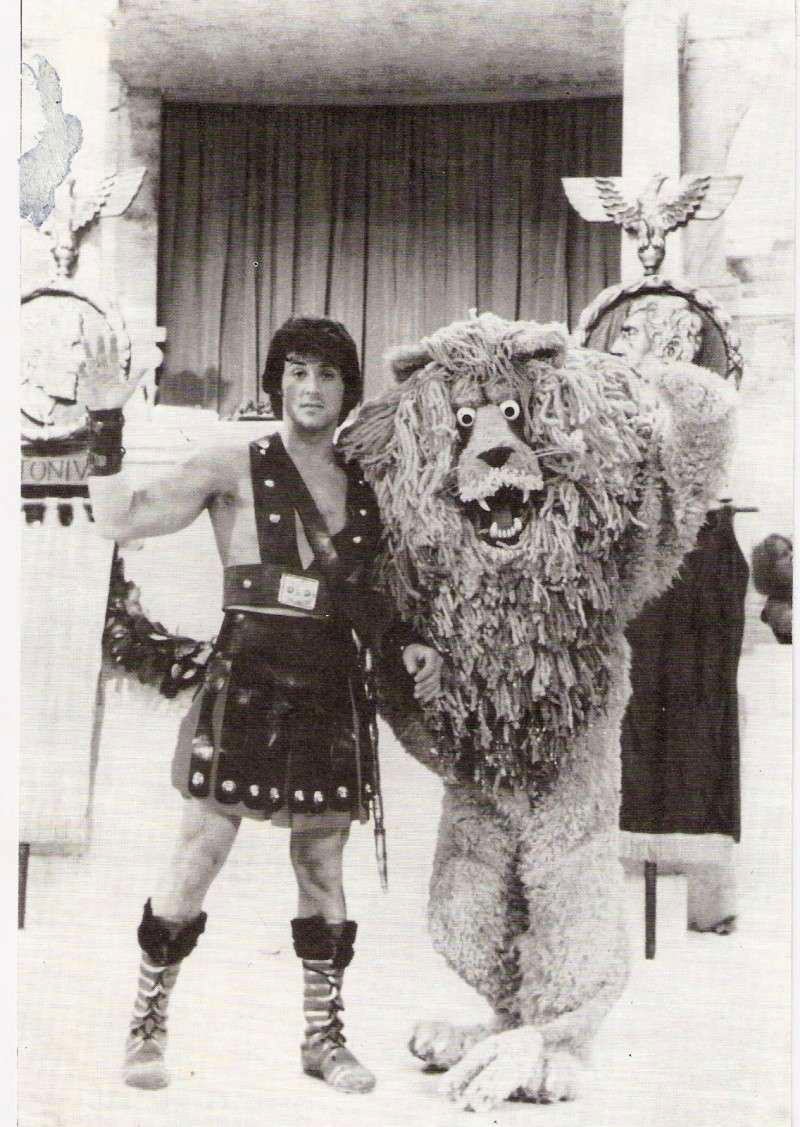 Sylvester Stallone en tenue de gladiateur dans l'émission des Muppet-Show 