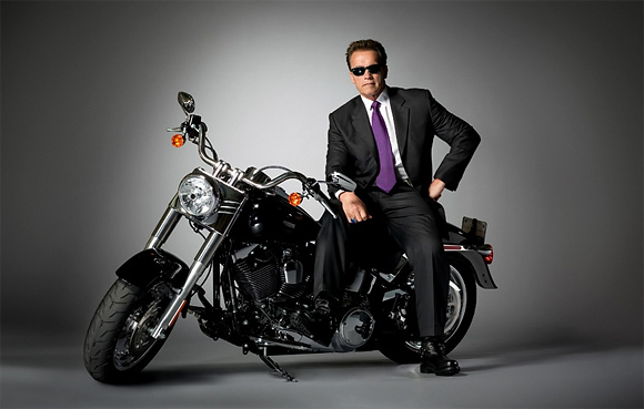 Arnold Schwarzenegger et sa Harley DAVIDSON