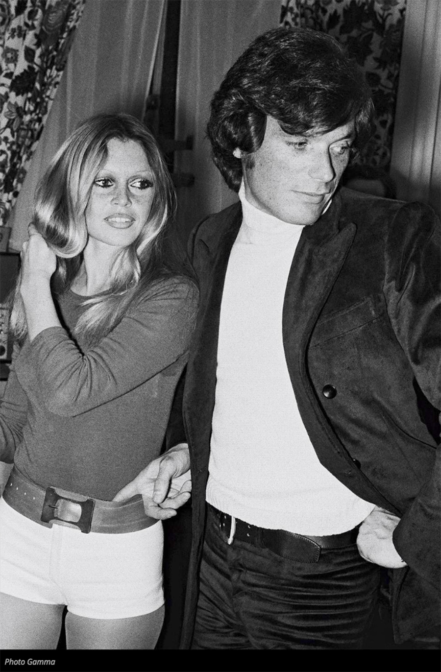 les plus belles photos de Brigitte Bardot.Brigitte Bardot en 1971, elle débute une idylle qui durera près d'un an avec Christian Kalt,
un barman rencontré à Méribel. © Photo : Gamma ( Source MadameFigaro)