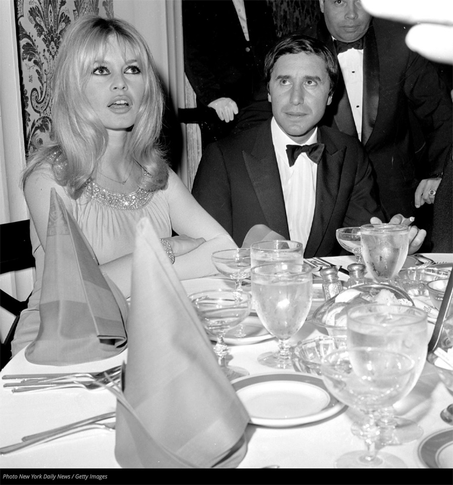les plus belles photos de Brigitte Bardot.Brigitte Bardot à New York 1963, dans les bras du musicien brésilien Bob Zagury, 
BB oublie son divorce et sa rupture avec Sami Frey. Elle le quittera à l'été 1966. © Copyright : DR
