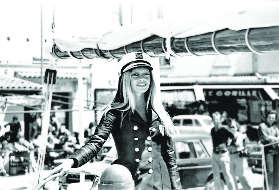 les plus belles photos de Brigitte Bardot.Brigitte Bardot dans le port de St-Tropez © Copyright : Christian Benoît