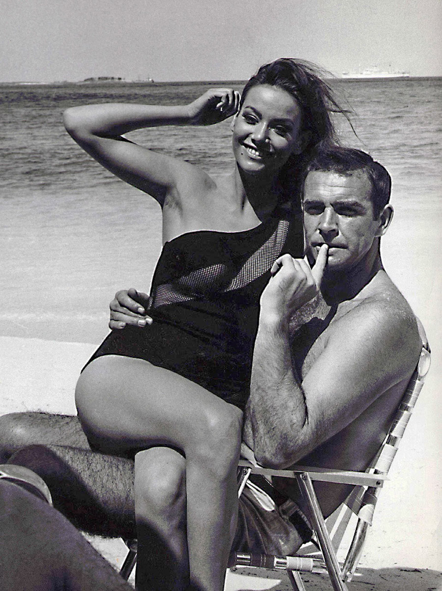 Sean Connery et Claudine Auger magnifiqueent belle © Photo sous Copyright