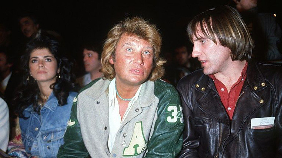 Johnny Hallyday avec Gérard Depardieu. On voit Adeline Blondiau derrière © Copyright photo : DR
