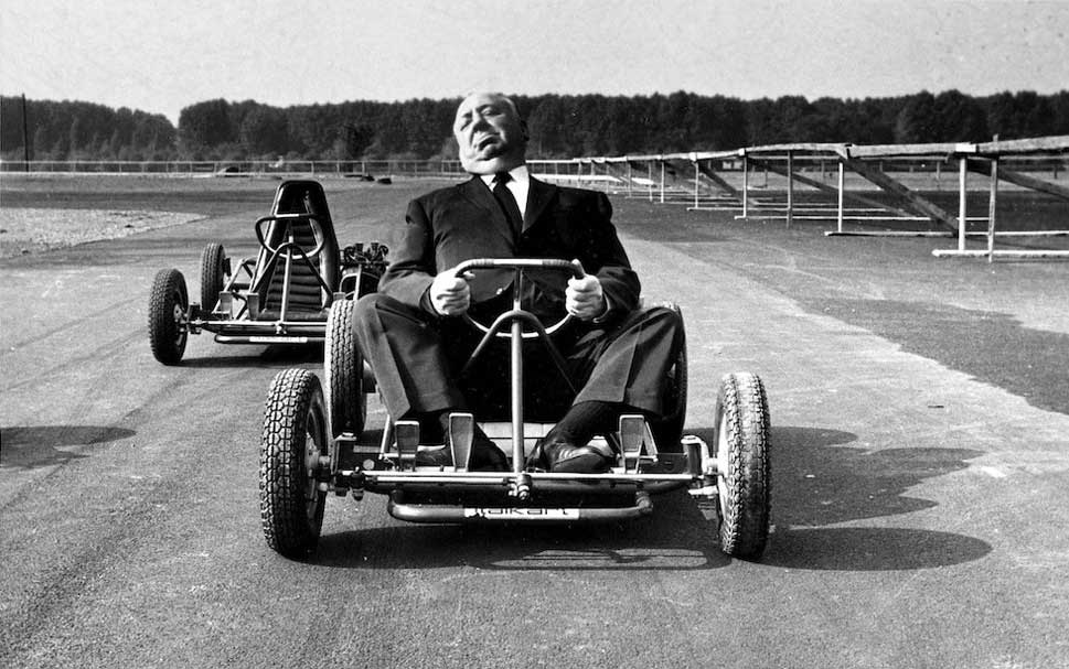 Alfred-Hitchcock-riding-a-go-kart-1960 / Alfred Hitchcock chevauchant un kart 