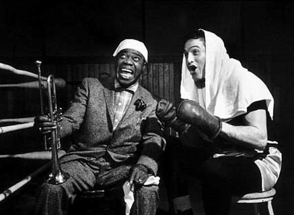 Louis Armstrong et Paul Newman sur le tournage de "Somebody up there likes me" © Photo sous Copyright