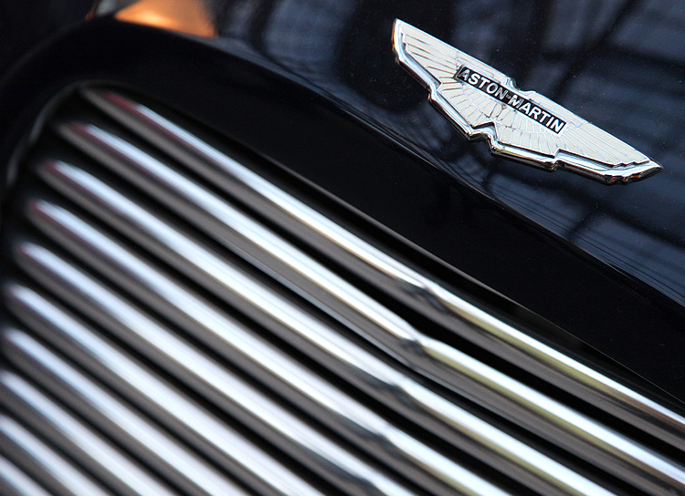 Aston Martin "Emblême" © Photogriffon.com