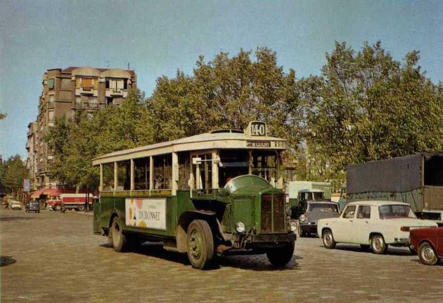 carte postale ancienne de villes et de vieilles voitures - paris ancien bus
