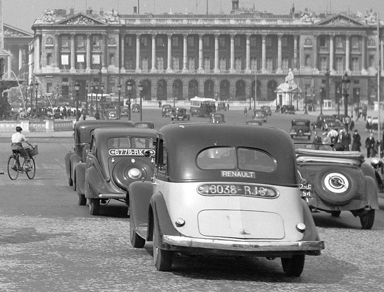 carte postale ancienne de villes et de vieilles voitures - paris place d ela concorde en 1935