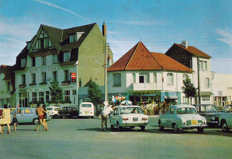 carte postale ancienne de villes et de vieilles voitures - stella plage hôtel des dunes dans les années 1960