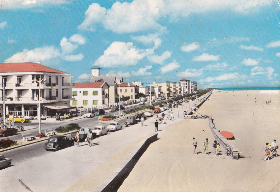 carte postale ancienne de villes et de vieilles voitures - valras plage