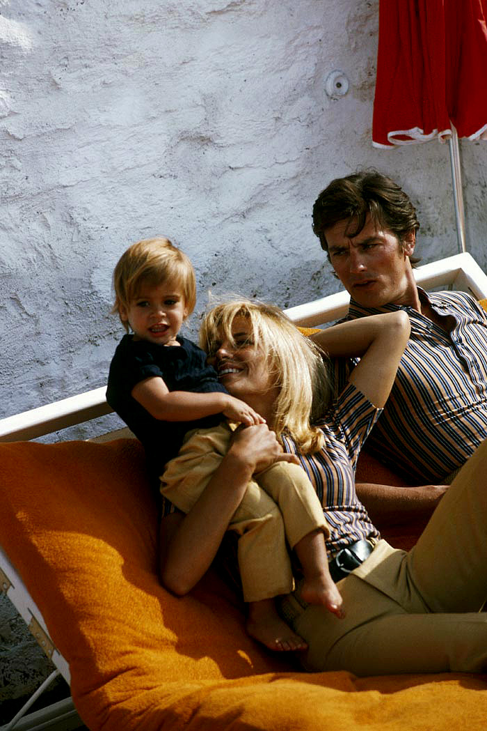 Alain Delon avec Nathalie Delon et leur fils Anthony © Photo sous Copyright