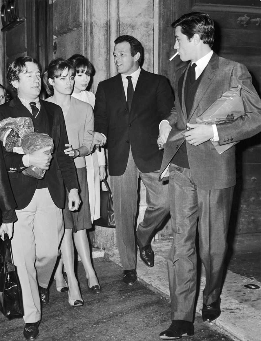Alain Delon et Nathalie Delon avec Williy Rizzo et Elsa Martineli et Renato Salvatori - Rome - 1963 © Photo sous Copyright