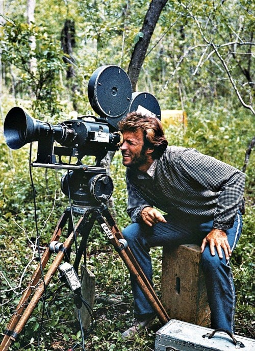 clint eastwood en tournage derrière la caméra - 1971