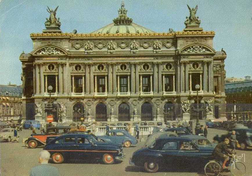 carte postale ancienne de villes et de vieilles voitures - paris opera garnier