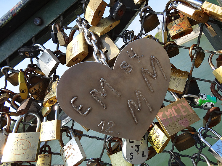 Les plus beaux cadenas du pont des arts à Paris -em 2012